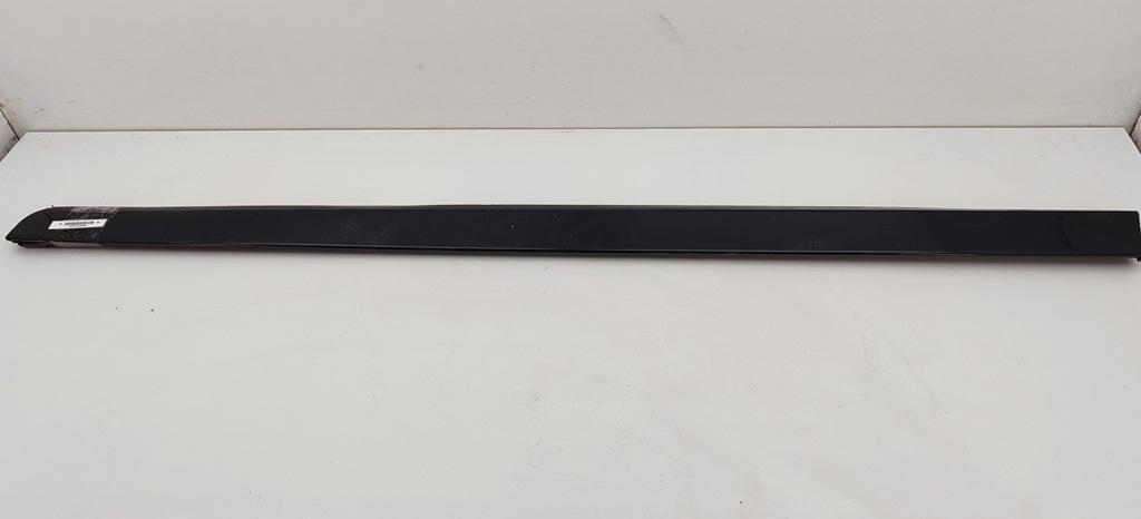 молдинг двери передней правой Audi A4 B7 2005, 2.0 л., дизель, МКПП, чёрный, универсал - фото №1