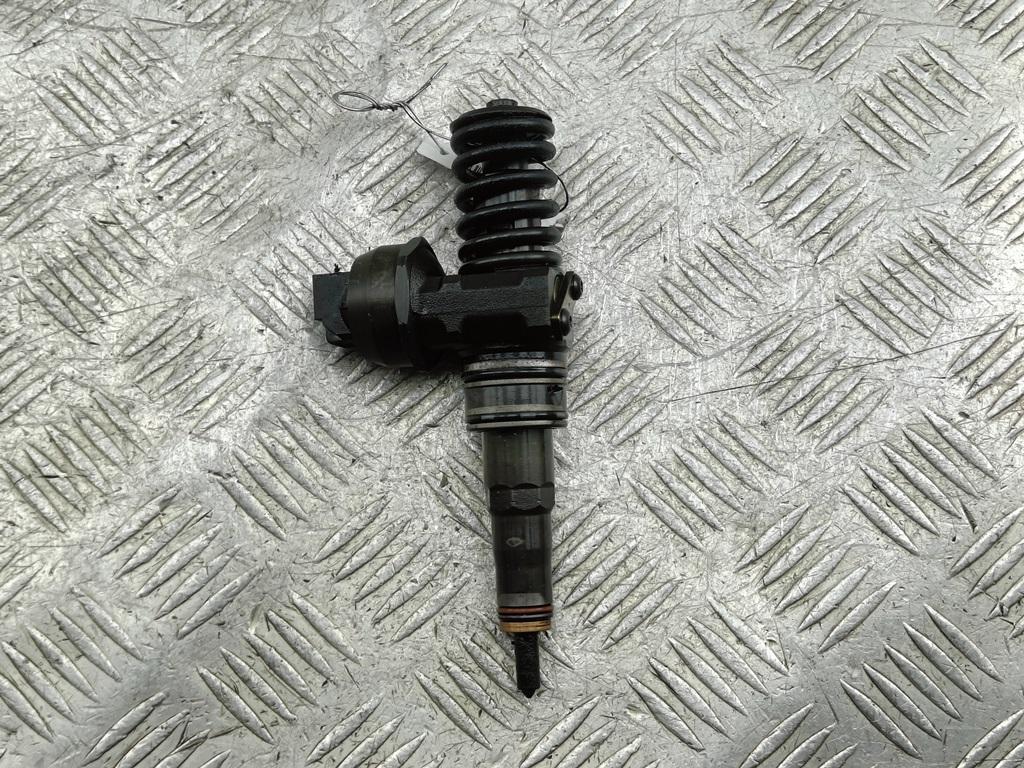 форсунка Volkswagen Passat B6 2005, 2.0 л., дизель, МКПП, серый, универсал, 038130073BQ, 0414720312