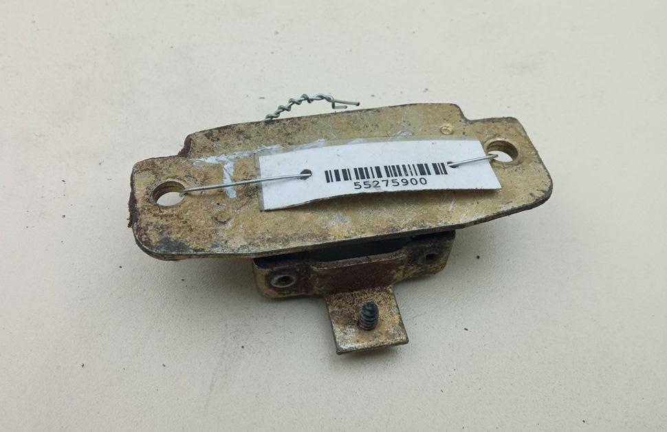 ответная часть (скоба) замка двери Volkswagen Transporter T4 1996, 2.4 л., дизель, МКПП, красный, микроавтобус, 701829721A