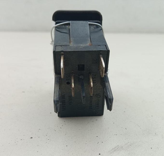 кнопка обогрева заднего стекла Volkswagen Transporter T4 1994, 2.4 л., дизель, МКПП, зелёный, микроавтобус, 701959621 - фото №1