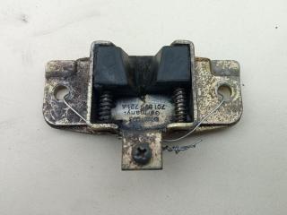 ответная часть (скоба) замка двери Volkswagen Transporter T4 1996, 2.4 л., дизель, МКПП, красный, микроавтобус, 701829721A