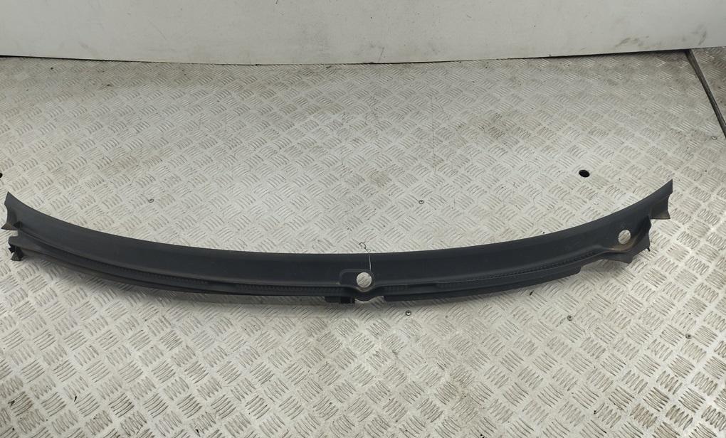 дождевик Audi A6 C5 1997, 2.4 л., бензин, МКПП, серый, седан, 4B1819403A