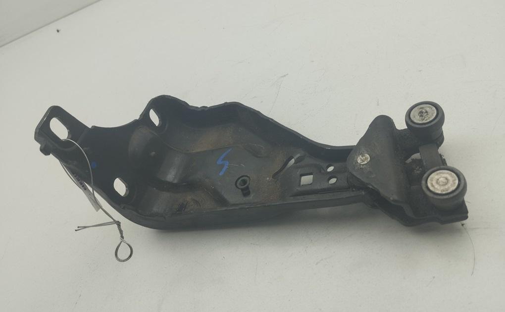 ролик двери сдвижной Peugeot 807 2004, 2.2 л., дизель, МКПП, серый, минивэн
