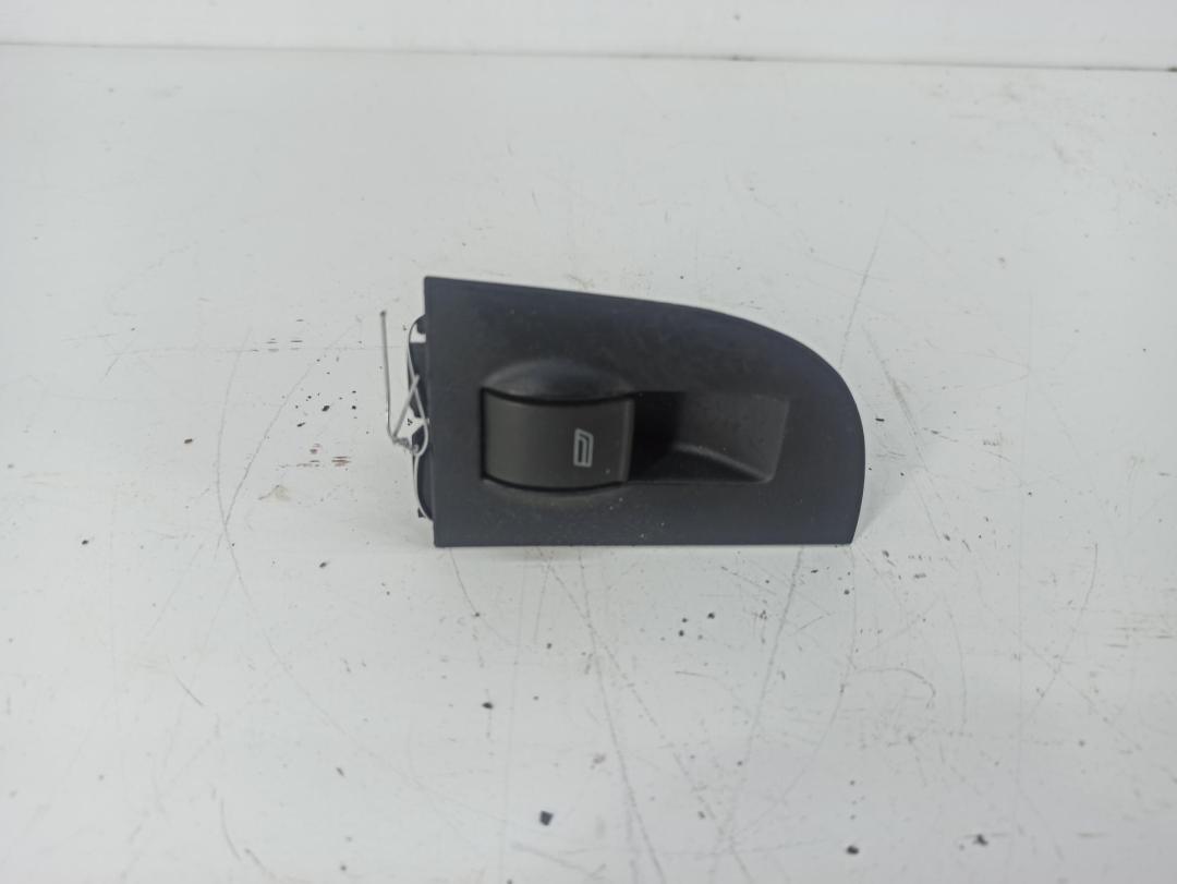 кнопка стеклоподъемника заднего правого Audi A6 C5 2002, 2.5 л., дизель, АКПП, чёрный, универсал, 4B0959855