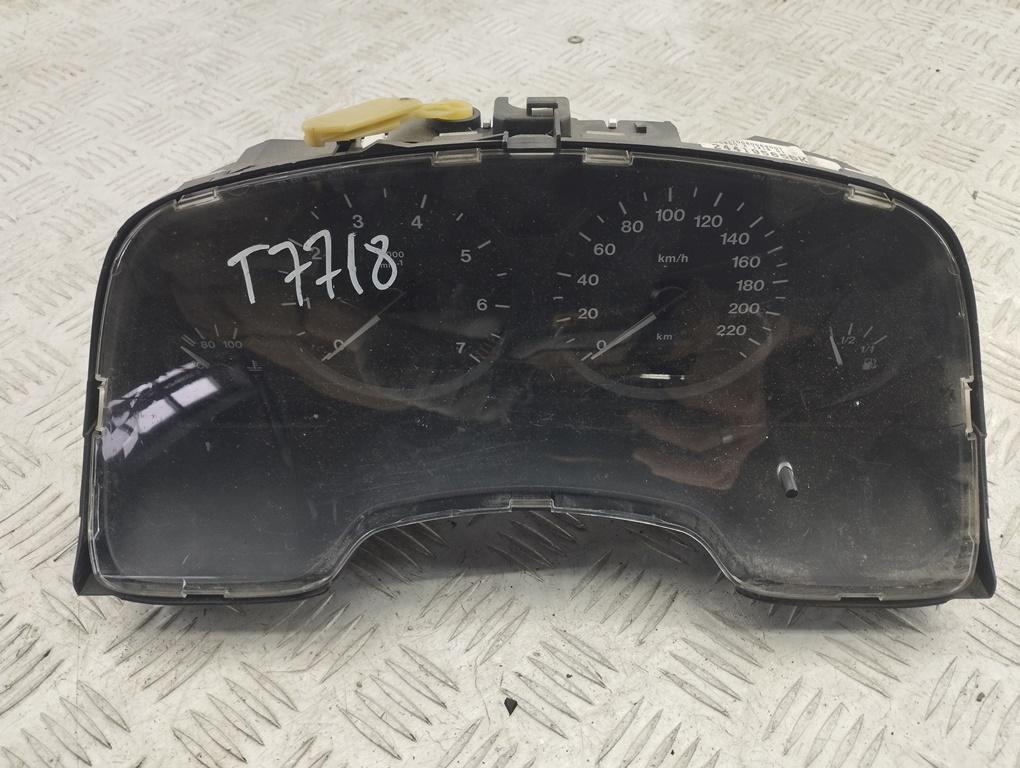 приборная панель Opel Zafira A 2000, 2.2 л., бензин, МКПП, зелёный, минивэн, 24419565
