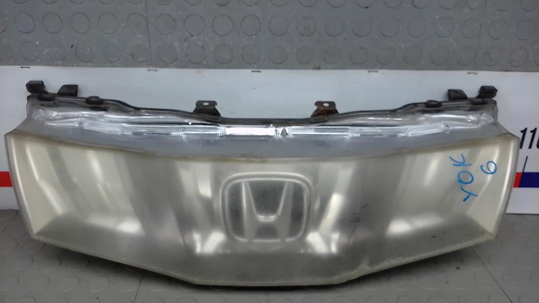 решетка радиатора Honda Civic 8 поколение 2006, 2.2 л., дизель, МКПП, хетчбэк 5 дв. - фото №1