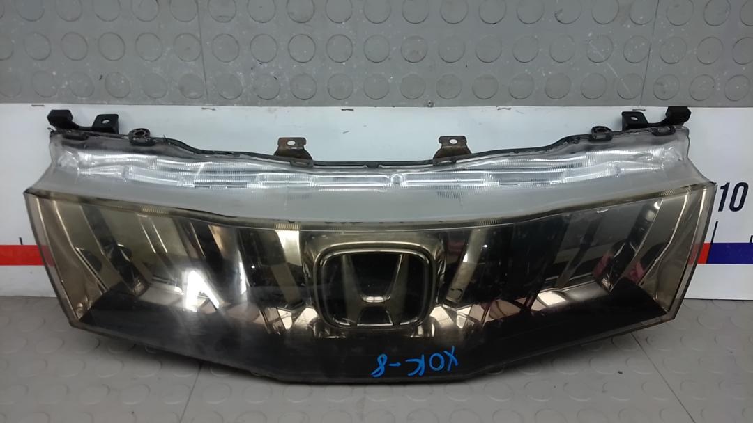 решетка радиатора Honda Civic 8 поколение 2007, 2.2 л., дизель, МКПП, хетчбэк 5 дв. - фото №1