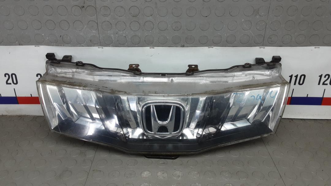 решетка радиатора Honda Civic 8 поколение 2007, 2.2 л., дизель, МКПП, хетчбэк 5 дв. - фото №1