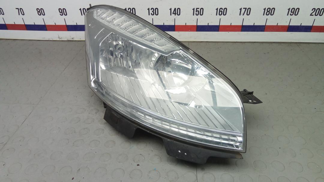 фара правая Citroen C4 Grand Picasso 1 поколение 2012, 1.6 л., дизель, МКПП, минивэн - фото №1