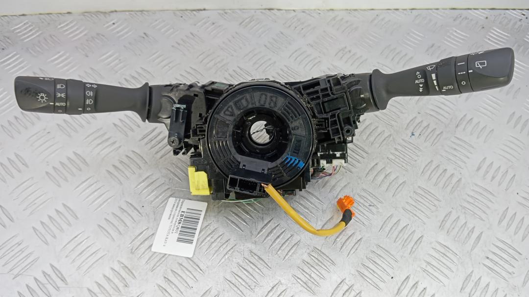 переключатель подрулевой Toyota RAV4 4 поколение (CA40) 2014, 2.0 л., дизель, МКПП, внедорожник 5 дв. - фото №1