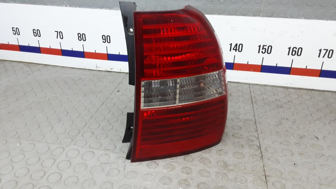 фонарь задний правый Kia Sportage 2 поколение 2007, 2.0 л., дизель, МКПП, внедорожник 5 дв. - фото №1