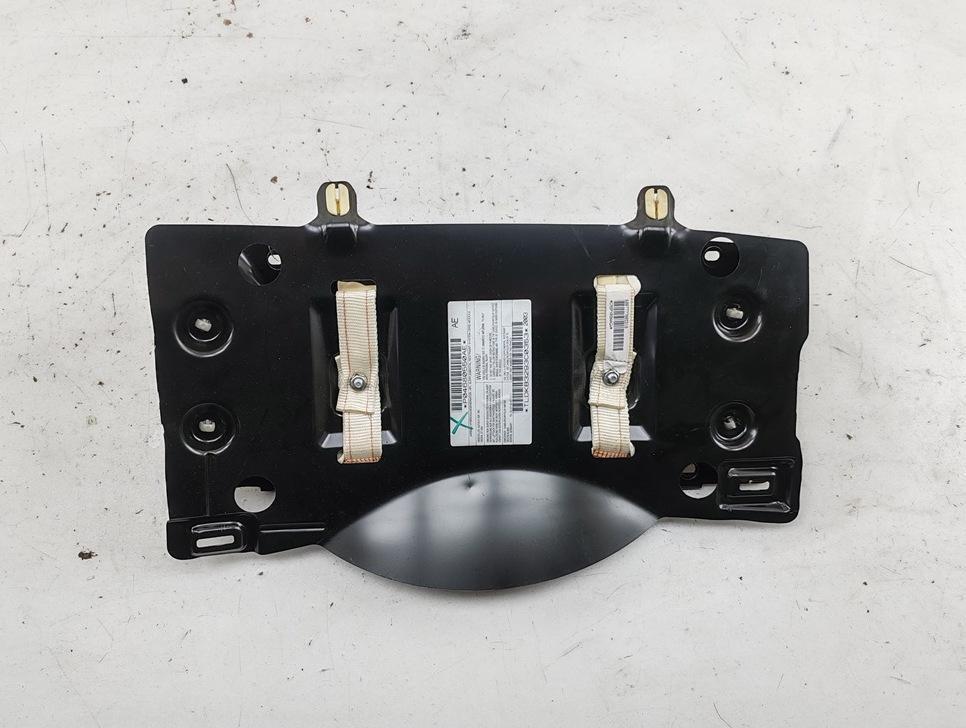 подушка безопасности коленная Chrysler Pacifica 2003, 3.5 л., бензин, АКПП, бежевый, внедорожник 5 дв., TLDKB3293C0353