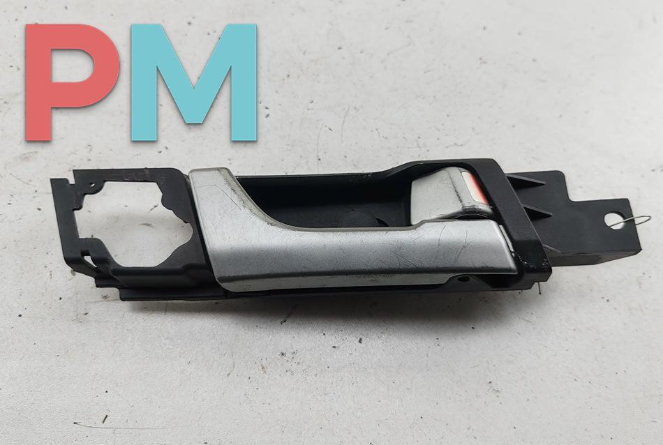 ручка внутренняя передняя правая Chevrolet Captiva 1 поколение 2010, 2.0 л., дизель, МКПП, чёрный, внедорожник 5 дв., SWC200402 - фото №1