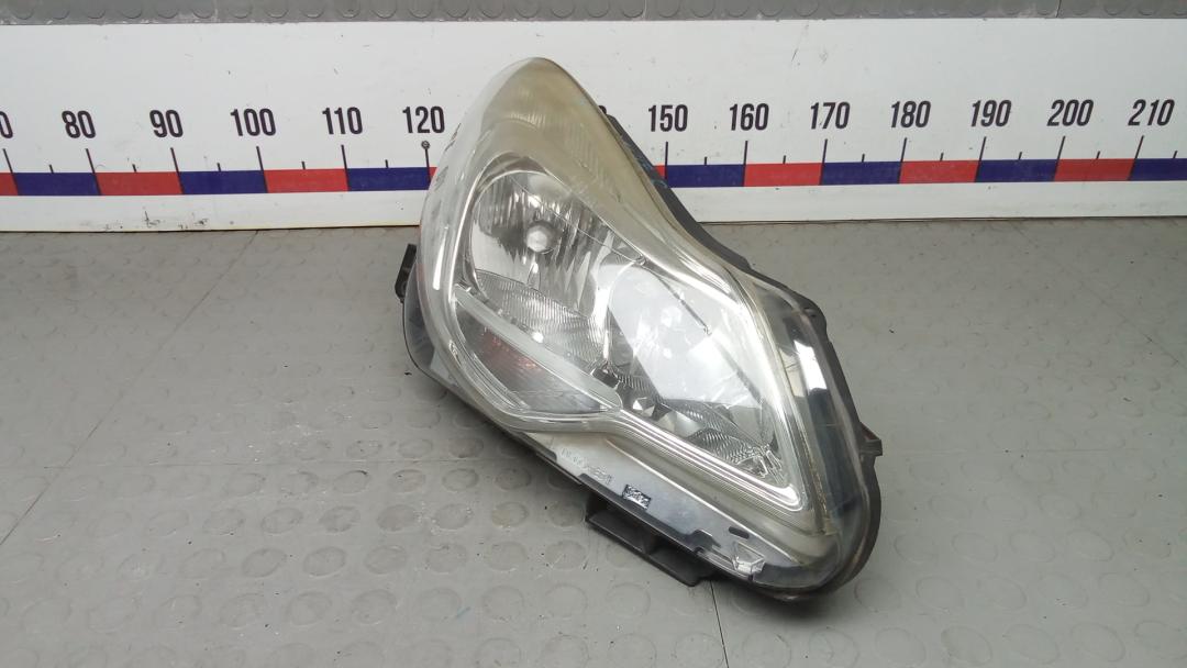 фара правая Opel Corsa 2012, 1.2 л., бензин, МКПП, хетчбэк 5 дв.