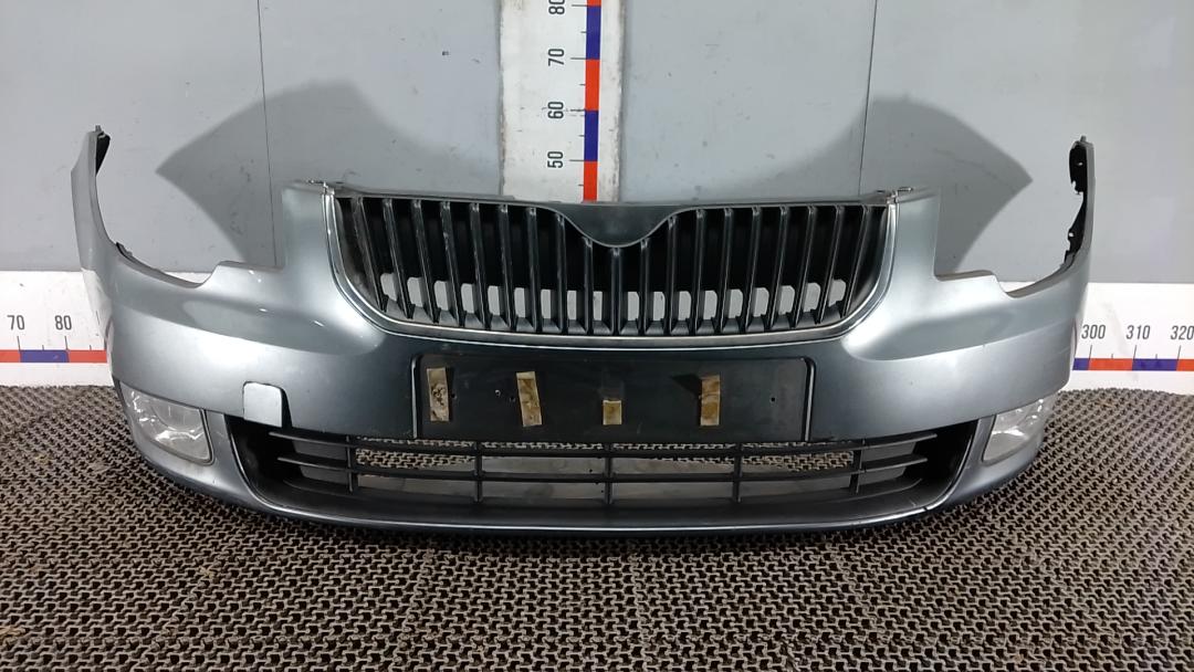 бампер передний Skoda Superb 2 поколение 2012, 1.6 л., дизель, МКПП, хетчбэк 5 дв. - фото №1