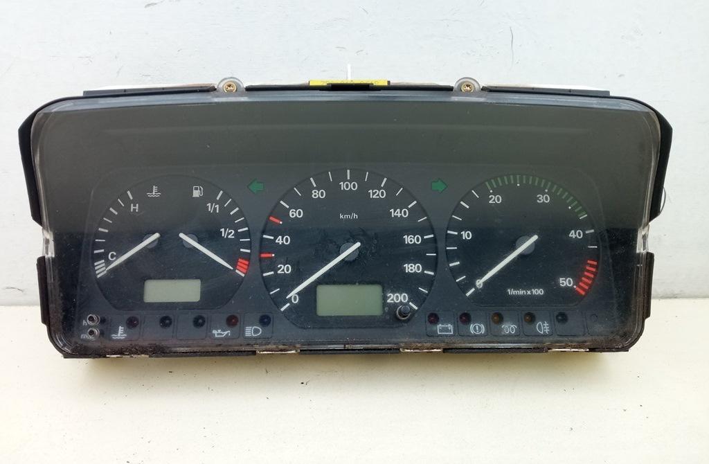 приборная панель Volkswagen Transporter T4 1996, 2.4 л., дизель, МКПП, красный, микроавтобус, 7D0919861P
