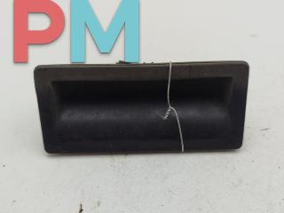кнопка открытия багажника Volkswagen Passat B6 2007, 2.0 л., дизель, МКПП, чёрный, универсал