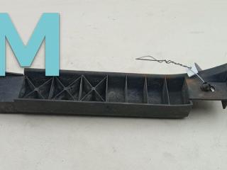 кронштейн переднего бампера Volkswagen Transporter T4 1996, 2.4 л., дизель, МКПП, красный, микроавтобус, 7D0807183A