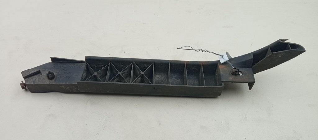 кронштейн переднего бампера Volkswagen Transporter T4 1996, 2.4 л., дизель, МКПП, красный, микроавтобус, 7D0807183A