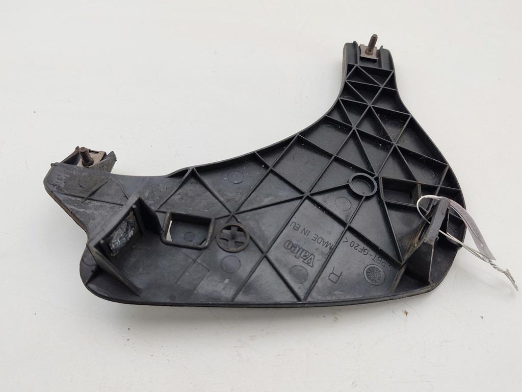 крепление фары правой Audi A4 B6 2002, 2.0 л., бензин, МКПП, чёрный, седан