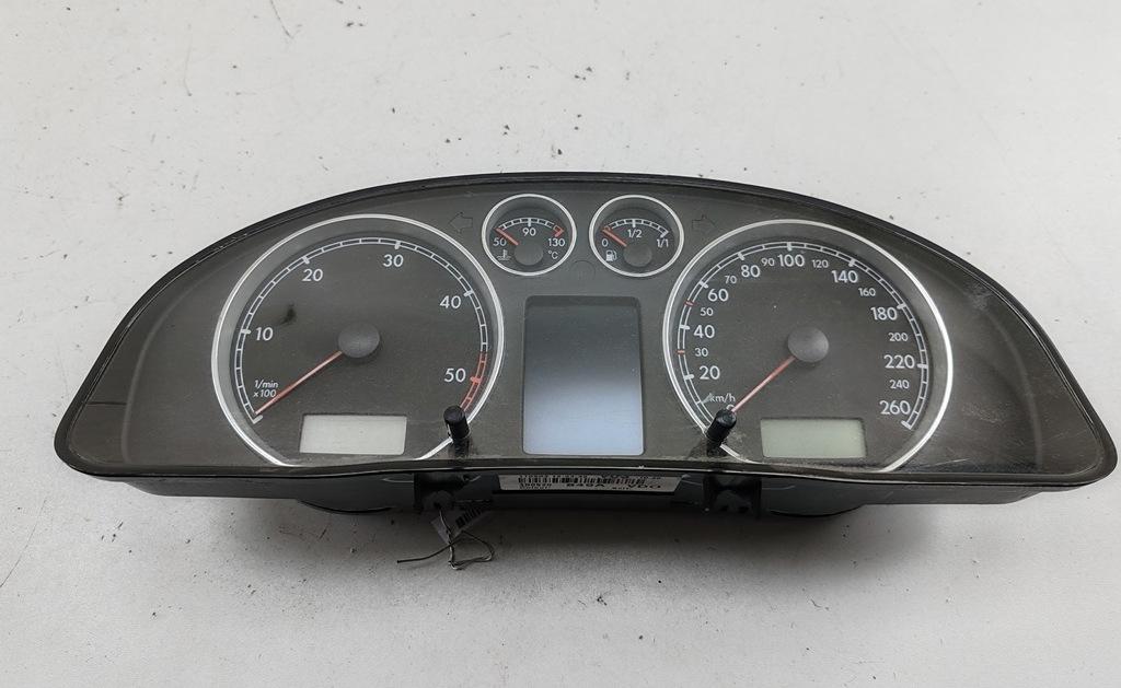 приборная панель Volkswagen Jetta 2008, 1.9 л., дизель, МКПП, серый, седан, 3B0920849A