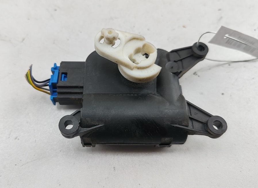 моторчик заслонки печки Volkswagen Passat B6 2005, 2.0 л., дизель, МКПП, серый, универсал, CZ116802872