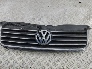 решетка радиатора Volkswagen Passat B5 [рестайлинг] 2003, серый, седан, 3B0853651L
