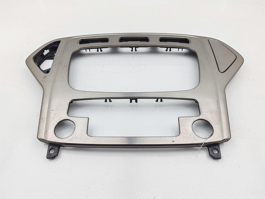 рамка под магнитолу Ford Mondeo 4 поколение 2007, 2.0 л., дизель, МКПП, чёрный, универсал, 1156530D - фото №1