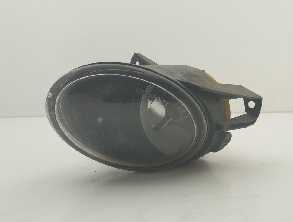 фара противотуманная левая Volkswagen Passat B6 2007, 1.8 л., бензин, МКПП, серый, универсал, 27129300 - фото №1
