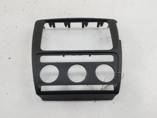 рамка под магнитолу Skoda Octavia mk2 (A5 1Z) 2006, 2.0 л., дизель, АКПП, зелёный, универсал, 1Z0858069C