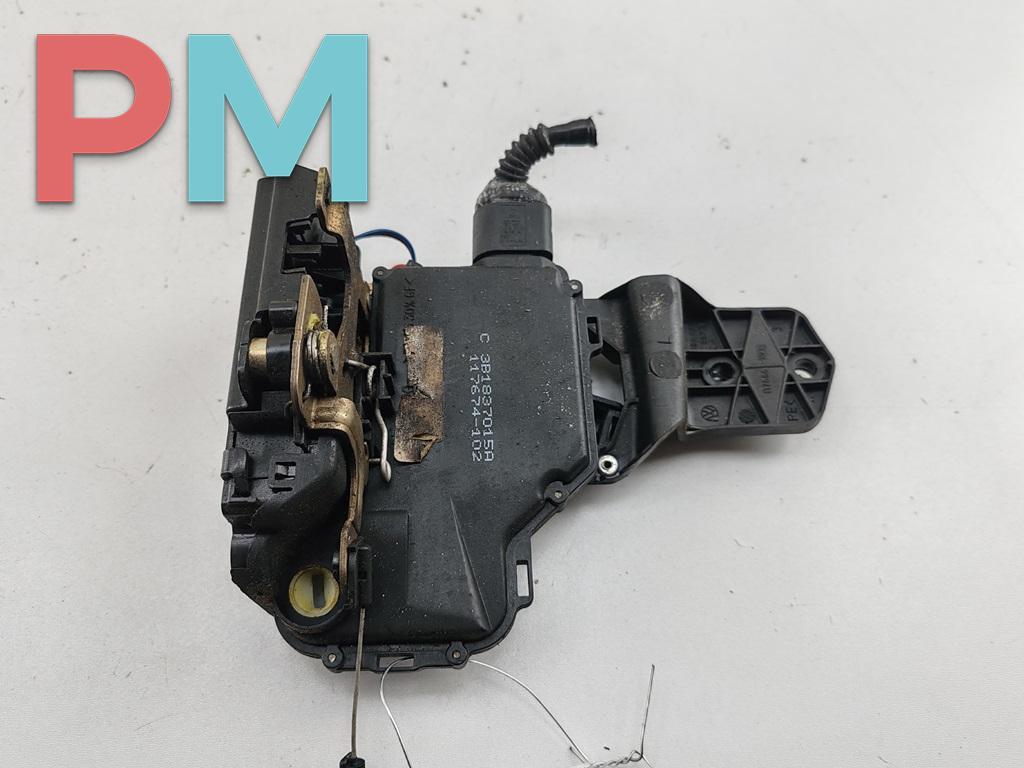 замок двери передней левой Volkswagen Passat B5 1999, 1.8 л., бензин, МКПП, красный, универсал, 3B1837015A - фото №1