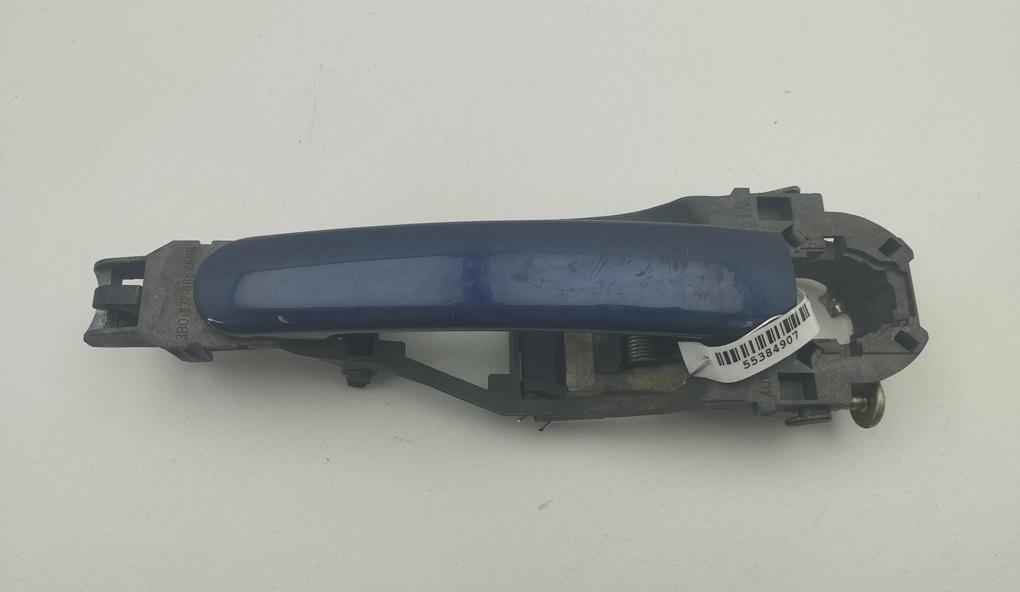 Корпус (держатель) ручки двери передней левой Volkswagen Passat B5+ (GP) 2001, 2.0 л., бензин, МКПП, синий, универсал, 3B08378857886