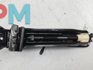 домкрат Ford Focus 1 поколение [рестайлинг] 2002, 1.8 л., бензин, МКПП, чёрный, универсал, 99AB17080CB