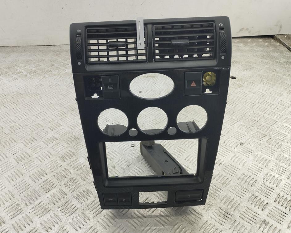 консоль салона (центральная часть) Ford Mondeo III 2003, 2.0 л., дизель, МКПП, серый, универсал, 1S7118522