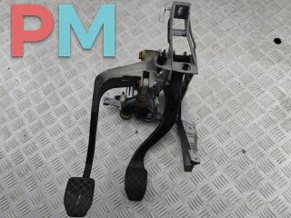 узел педальный (блок педалей) Volkswagen Passat B5 1999, 1.8 л., бензин, МКПП, красный, универсал, 8D1721117K