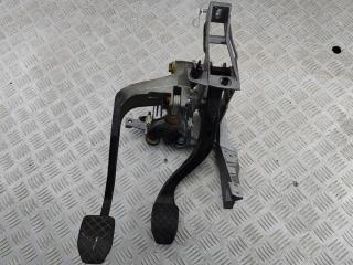 узел педальный (блок педалей) Volkswagen Passat B5 1999, 1.8 л., бензин, МКПП, красный, универсал, 8D1721117K