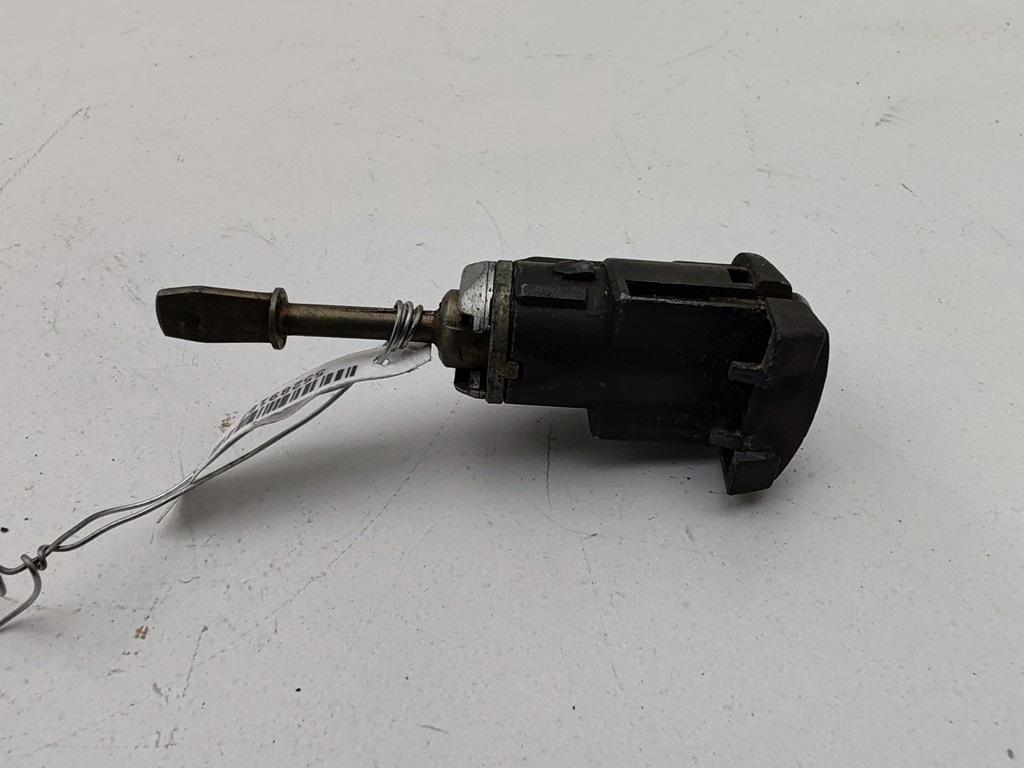 личинка дверного замка Volkswagen Passat B5 1997, 1.8 л., бензин, МКПП, чёрный, универсал, 3B0837167 - фото №1