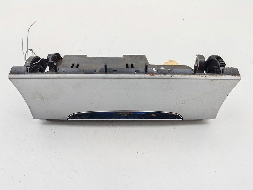 пепельница Volkswagen Passat B6 2008, 2.0 л., дизель, МКПП, синий, универсал, 3C0863284G