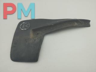 брызговик Volkswagen Golf 3 поколение 1994, 1.6 л., бензин, МКПП, красный, хетчбэк 5 дв., 1H6075101
