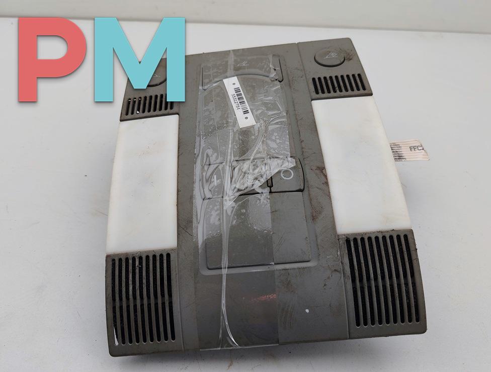 фонарь салона (плафон) Audi A8 D3/4E 2003, 4.2 л., бензин, АКПП, синий, седан, 4E0907135A., 4E0947097D - фото №1