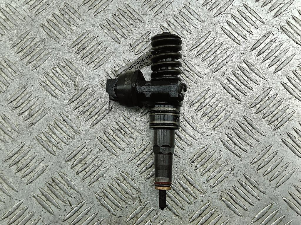 форсунка Volkswagen Touareg 1 поколение 2005, 2.5 л., дизель, АКПП, чёрный, внедорожник 5 дв., 07Z130073F, 0414720210 - фото №1