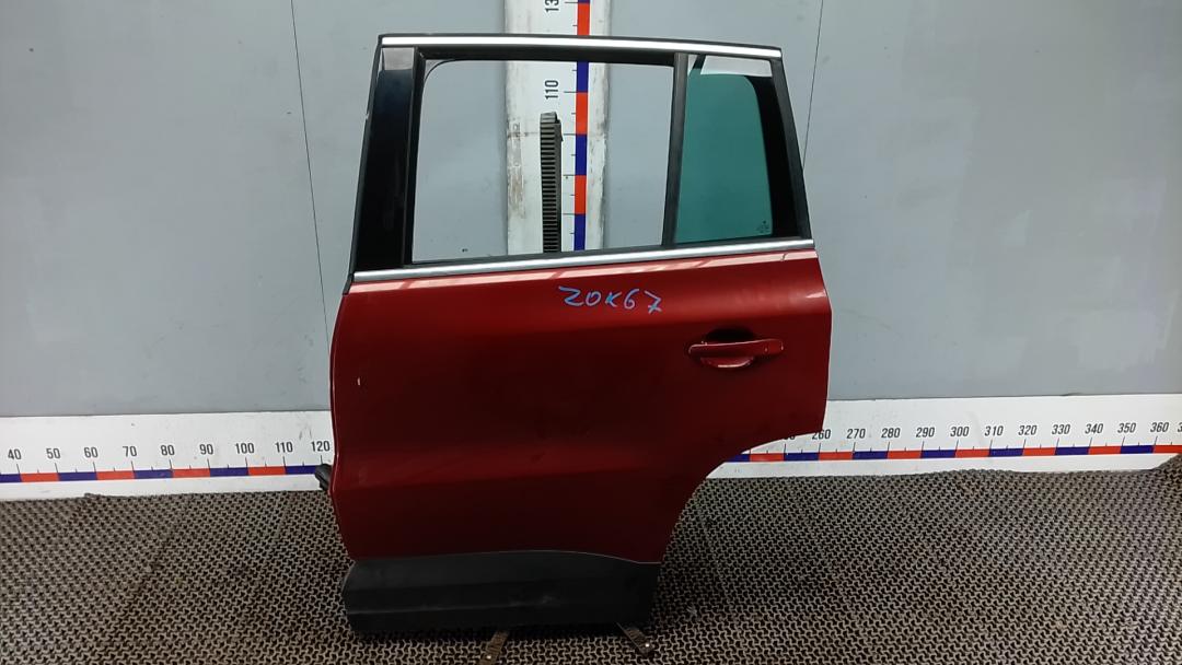 дверь задняя левая Volkswagen Tiguan 1 поколение 2010, 2.0 л., дизель, МКПП, внедорожник 5 дв. - фото №1