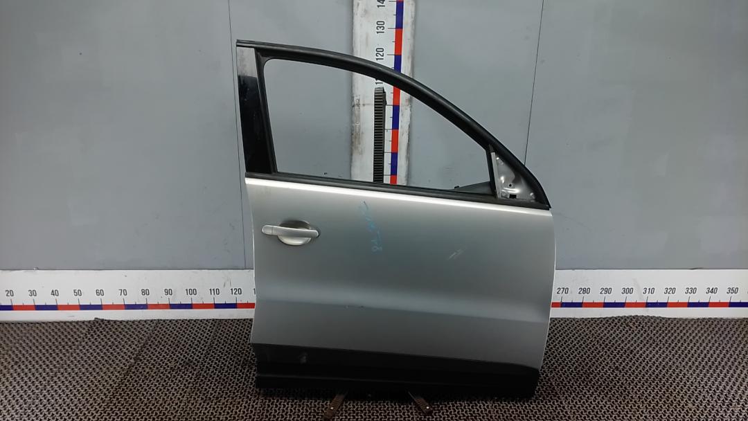 дверь передняя правая Volkswagen Tiguan 1 поколение 2008, 2.0 л., дизель, МКПП, внедорожник 5 дв. - фото №1