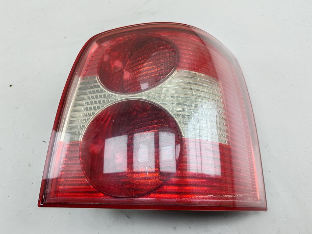 фонарь задний правый Volkswagen Passat B5+ (GP) 2001, 2.0 л., бензин, МКПП, чёрный, универсал, 389945096AA