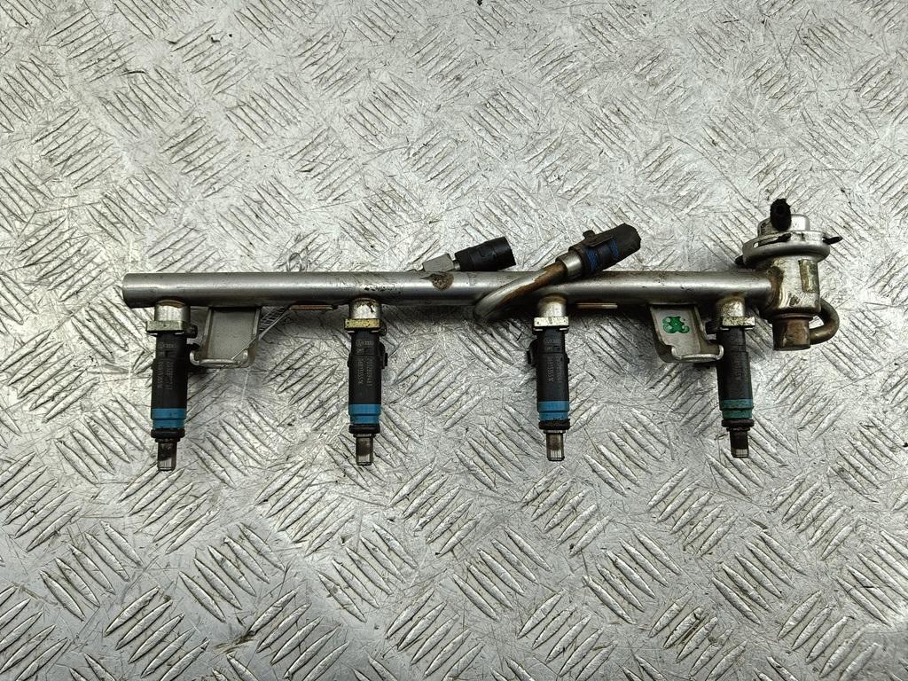 Форсунка топливная (комплект) Audi A4 B6 2002, 2.0 л., бензин, МКПП, серый, универсал, 06B133551K - фото №1