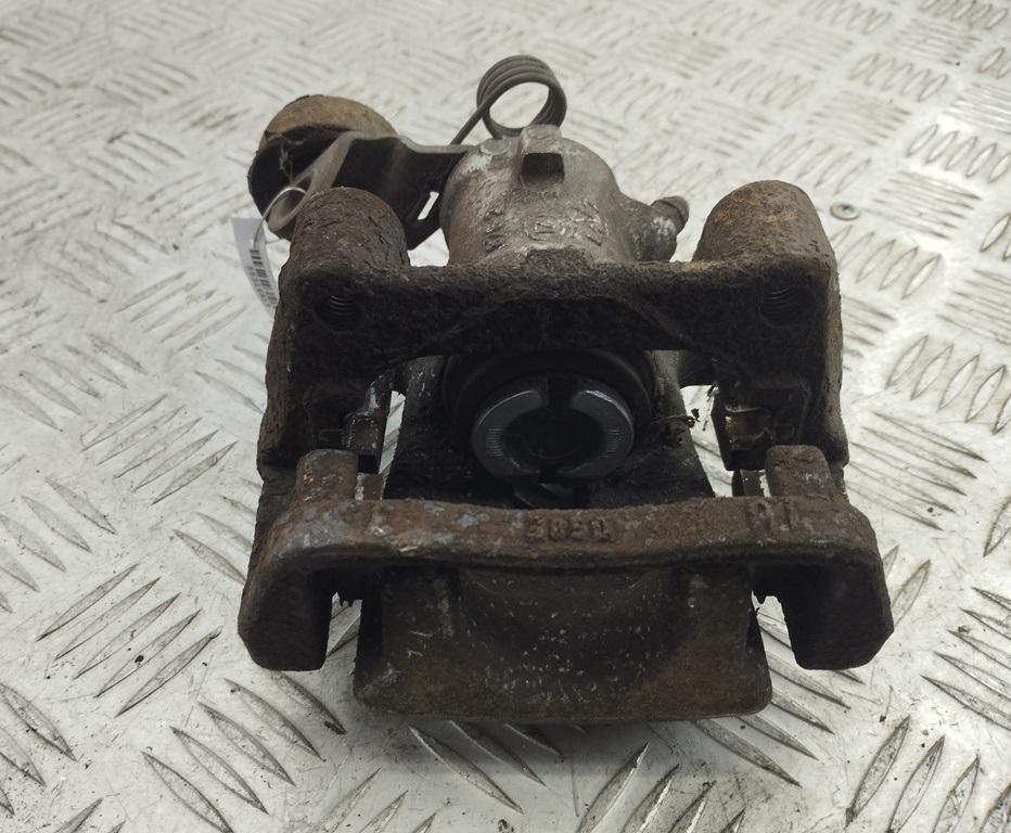 суппорт задний левый Opel Zafira A 2004, 2.2 л., бензин, АКПП, чёрный, минивэн