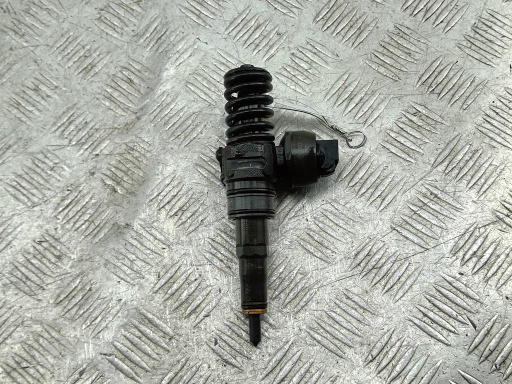 форсунка Volkswagen Passat B6 2006, 1.9 л., дизель, МКПП, синий, универсал, 038130073BN, 0414720313 - фото №1