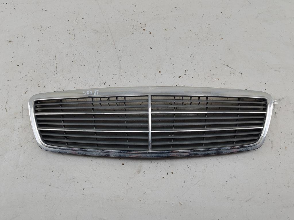 решетка радиатора Mercedes-Benz C-Класс W203/S203/CL203 2003, серый, седан, 2038800483 - фото №1