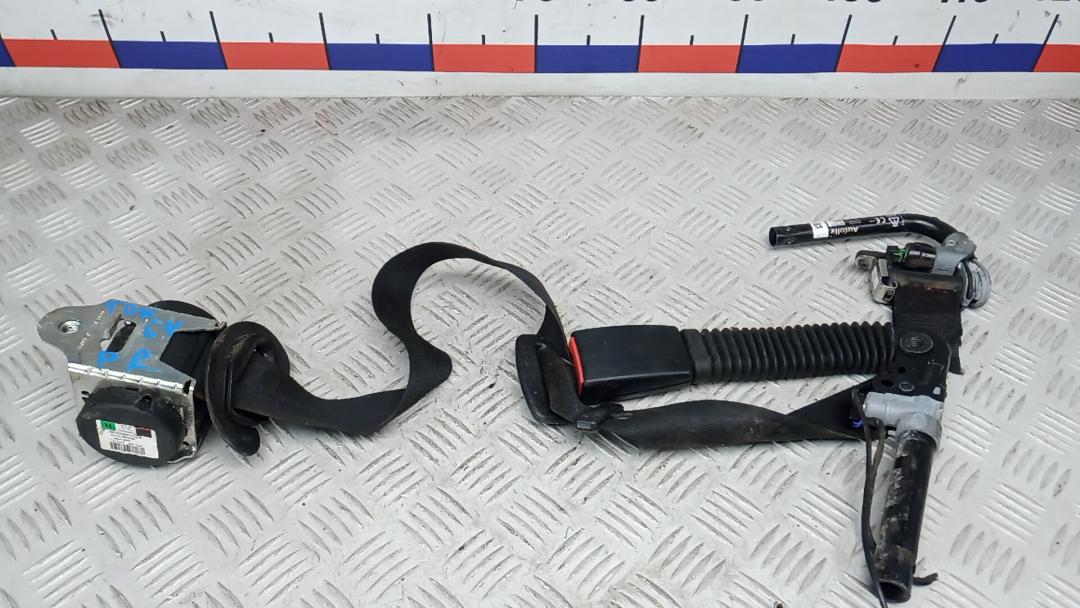 ремень безопасности BMW 5 серия F07/F10/F11 2012, 2.0 л., 520d, дизель, МКПП, универсал - фото №1