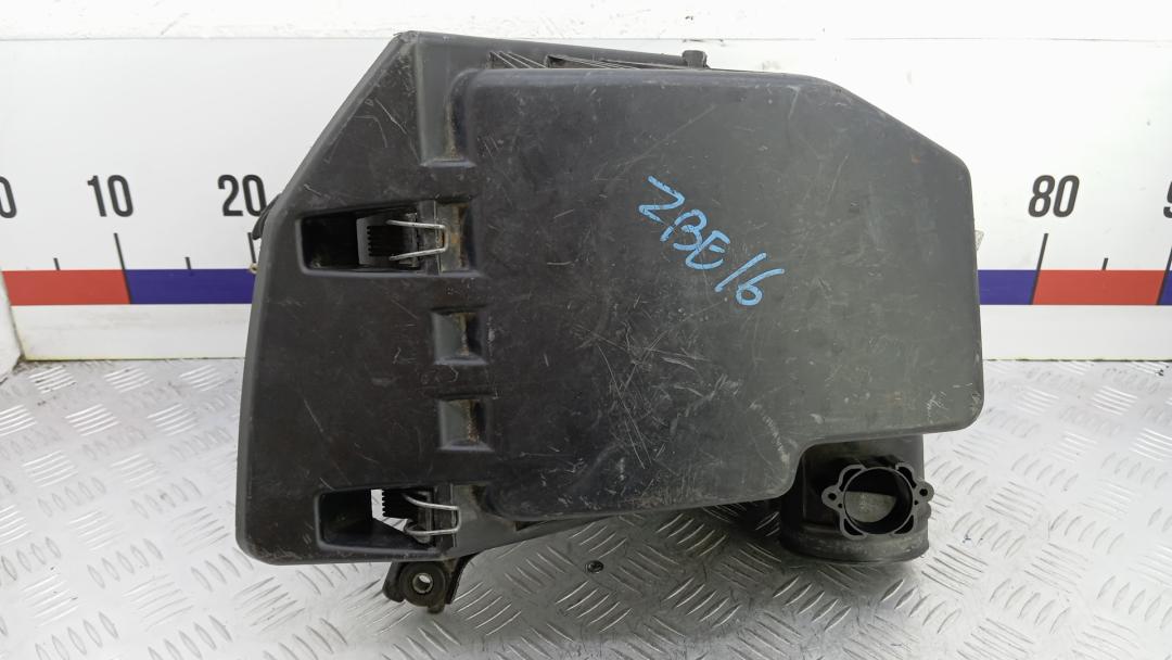 корпус воздушного фильтра BMW 5 серия E60/E61 2003, 3.0 л., 530i, бензин, АКПП, седан - фото №1